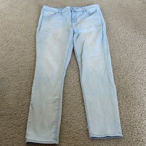 Reposh- American Eagle skinny jeans